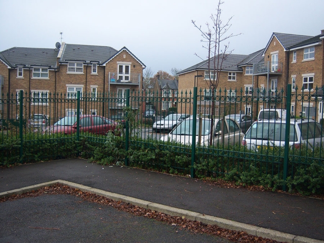 Standard railings with bow top and blunt top